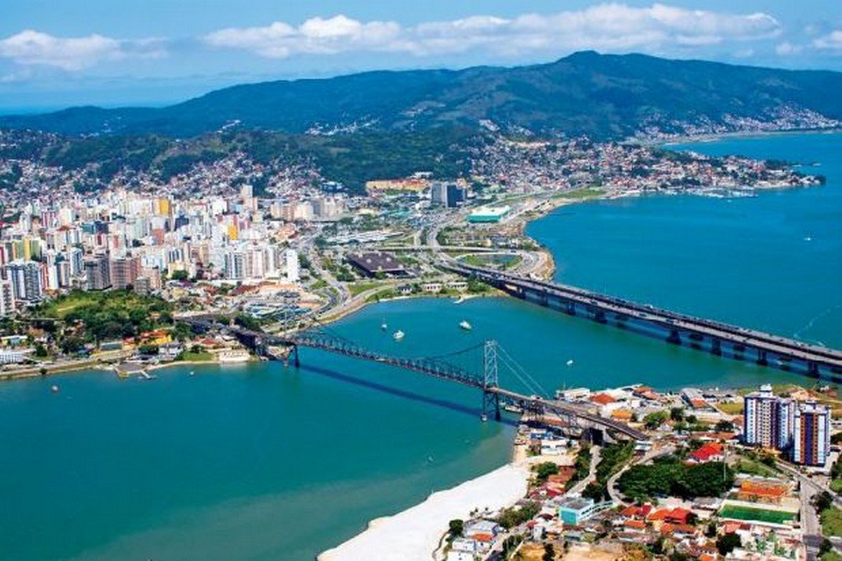 Recurso multa dirigir em marcas de canalização em Florianópolis SC