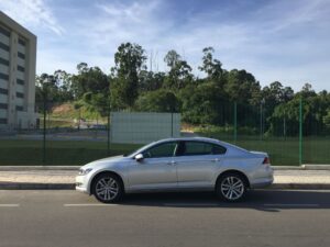 volkswagen-passat-highline-2019-prata-frente-lateral-traseira-interior-painel-bancos-porta-malas-1