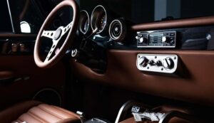 alfa-romeo-giulia-restomod-totem-electrica-painel