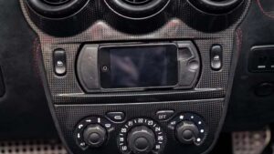 ferrari-scuderia-16m-ipod-touch-h.r.-owen