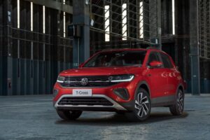 volkswagen-t-cross_comforltine-2025-vermelho-frente-parado-1